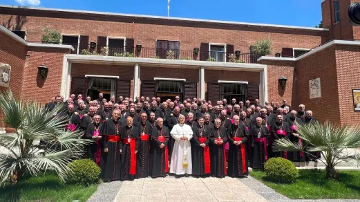 leon-xiv-bromea-con-la-inteligencia-artificial-creo-que-ahora-hay-otro-papa