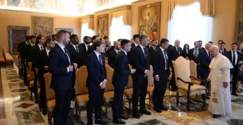 el-papa-leon-xiv-anima-a-los-futbolistas-del-inter-a-ser-referentes-para-la-juventud