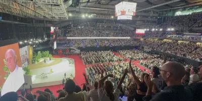 el-papa-leon-xiv-lidera-un-encuentro-en-movistar-arena-sobre-los-retos-del-siglo-xxi