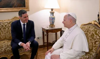 el-papa-se-reune-con-pedro-sanchez-antes-de-su-encuentro-con-el-parlamento-espanol