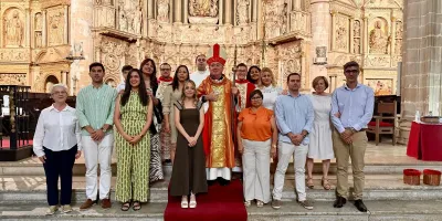diez-adultos-son-confirmados-por-el-obispo-lardies-en-barbastro-tras-su-viaje-con-el-papa