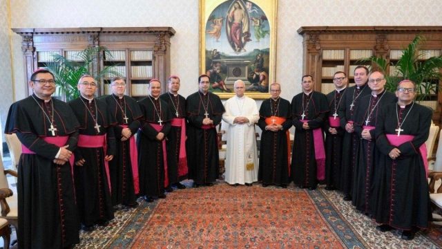 Pope Leo XIV meets the bishops of El Salvador at the Vatican at the close of their ad limina visit