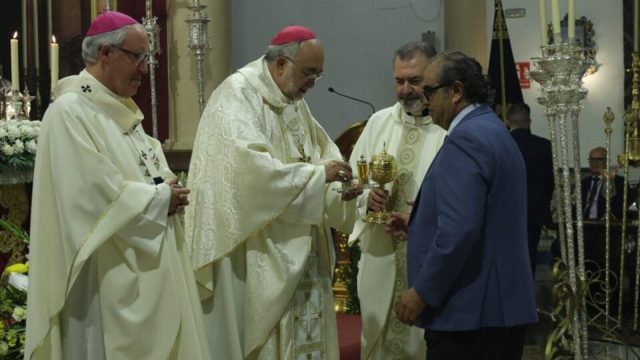 Archbishop Jesús Sanz at the solemn Mass marking the anniversary of the coronation of Our Lady of Sorrows in the Cerro del Águila parish, Seville