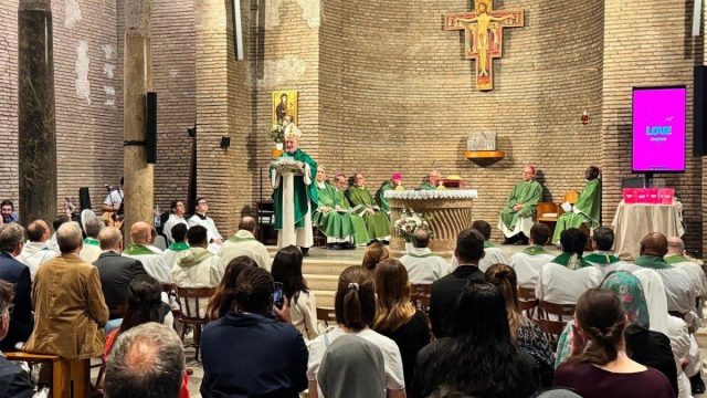 Cover of "YOUCAT Love Forever," a guide on love and marriage for young Catholics, presented in Rome